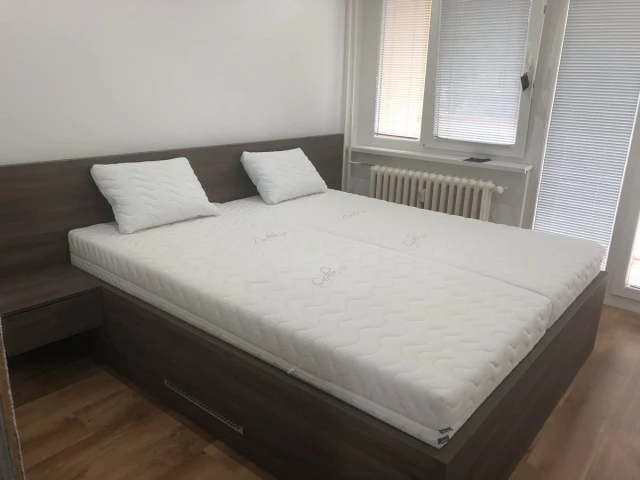 Stano, Nové mesto nad Váhom