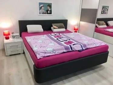 Eva B., Pata