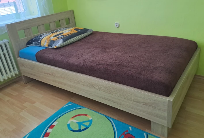 Adriana L., Dubnica nad Váhom